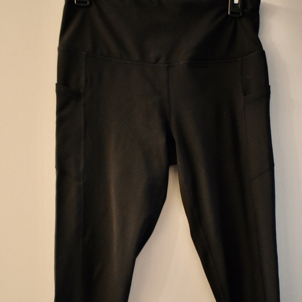 Black Athletic Cropped Leggings